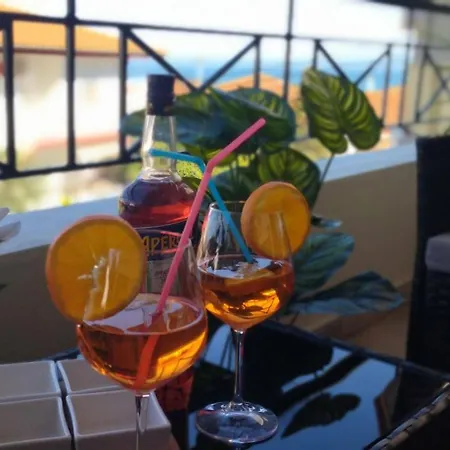 Sunset Bay With Free Private Parking Apartment